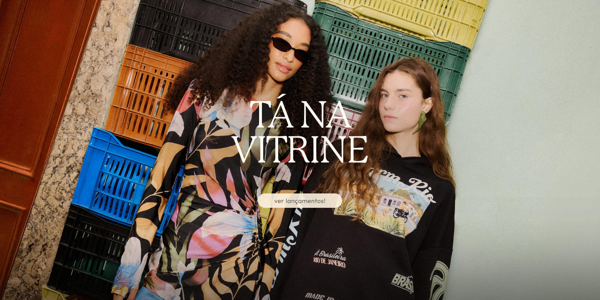 [farm rio] [banner tv vitrine] lançamento vitrine FARM Rio: vestido mangas floral e moletom preto estampado. confira!